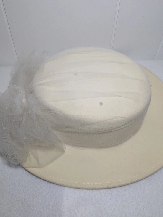 Vintage Wool Church Hat Cream Formal Dress Hat Pearl Beaded Tulle Derby Made USA main image 5
